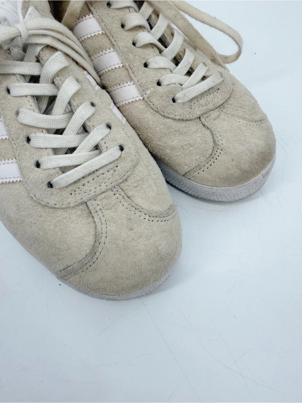 Adidas Gazelle Cream Suede Sneakers Size 5.5